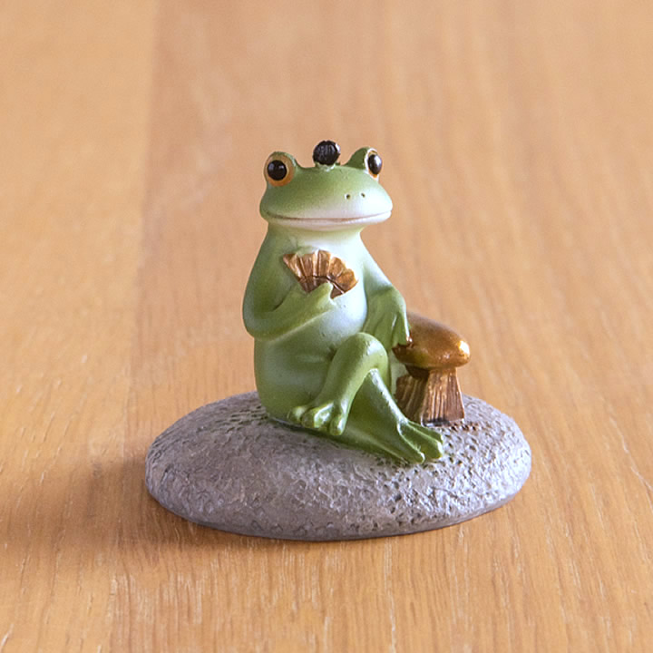 楽天市場】在庫限り カエル 置物 トノサマガエル Copeau コポー
