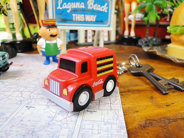 楽天市場】コカ・コーラ プルバックカーミニトラック キーホルダー