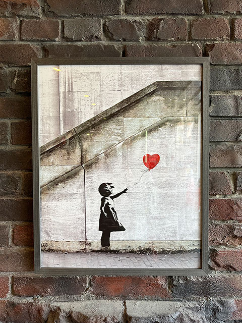 ストリートアートサイン Banksy ロードサイン 額装済み 標識 希少