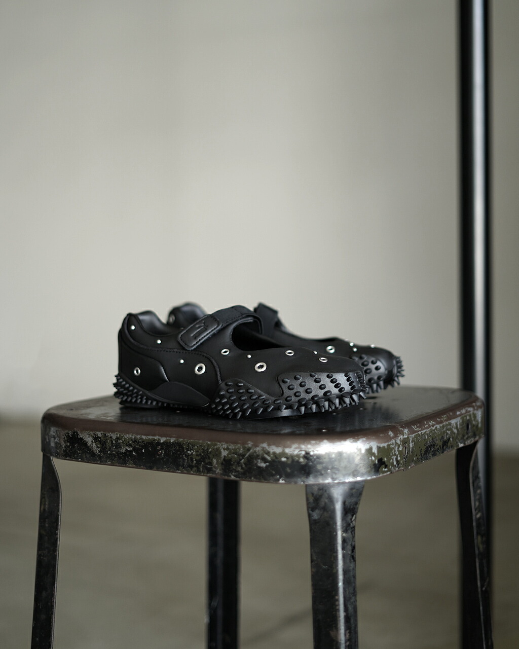 楽天市場】プーマ PUMA モストロ フェイ スタッズ スニーカー サンダル