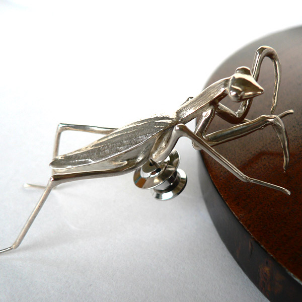 楽天市場】かざりや鐐 kzr-e-008 ピンバッジ「カマキリ (タイタック用