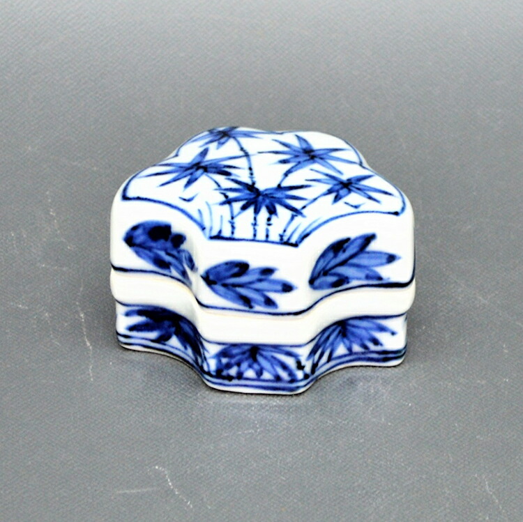 楽天市場】香合 呉須菱馬 染付屏風箱 呉須有馬筆 染付張甲牛 祥瑞瑠璃