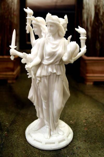 楽天市場】西洋彫刻 ギリシャ神話女神 女魔術師の保護者 ヘカテー彫像