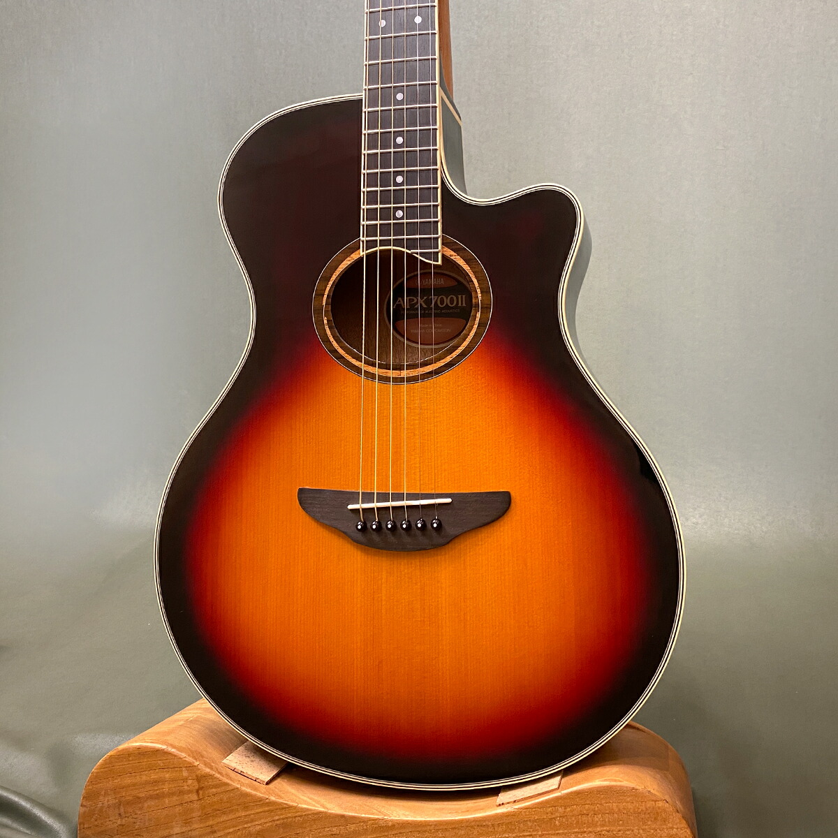 ヤマハ APXシリーズ APX700II [VS] (アコースティックギター) 価格比較