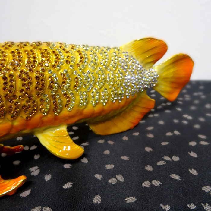 楽天市場】アロアナ 古代魚 魚 キラキラ ゴールド 金色 個性的 金属製