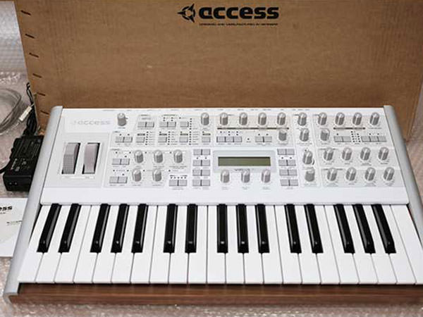 ACCESS アクセスのシンセサイザー、VIRUS TI2 POLARを買い取りました