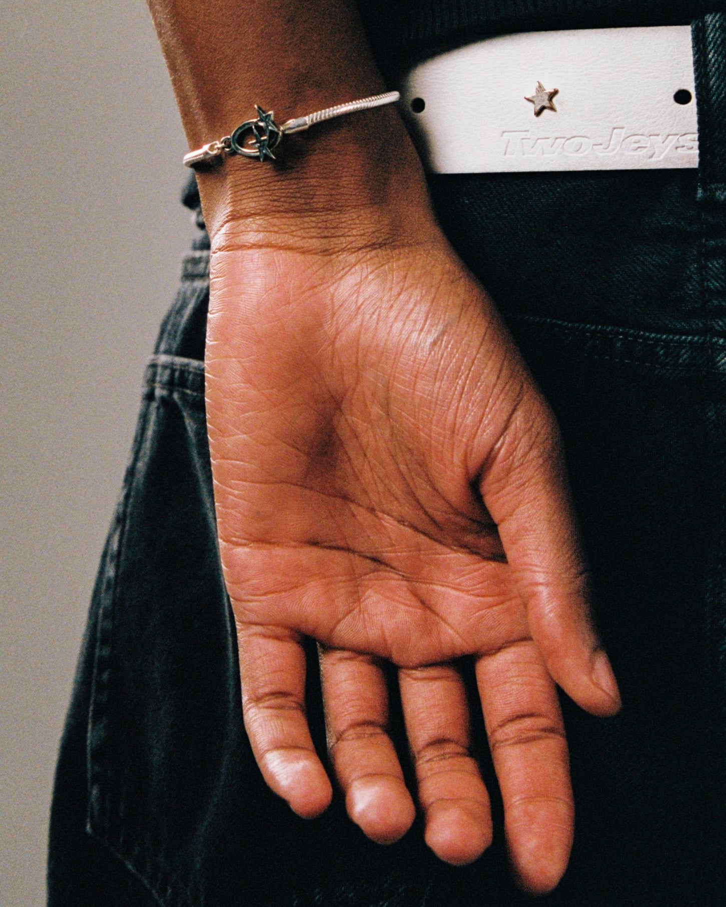 Icon Clasp Bracelet – Twojeys