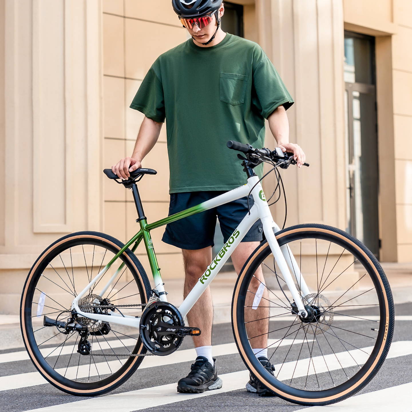 URBAN BIKE. クロスバイク 700×35C 7S前後内装ブレーキ東京 完成品でお