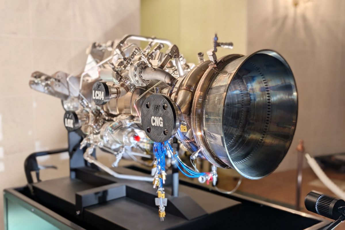 ロケットダイン社製 RL10 ロケットエンジンモデル完成品 SpaceXの