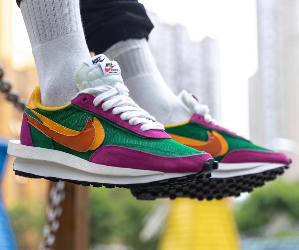 SACAI × Nike】二重構造のコラボスニーカー LDWaffle “Pine Green”が9