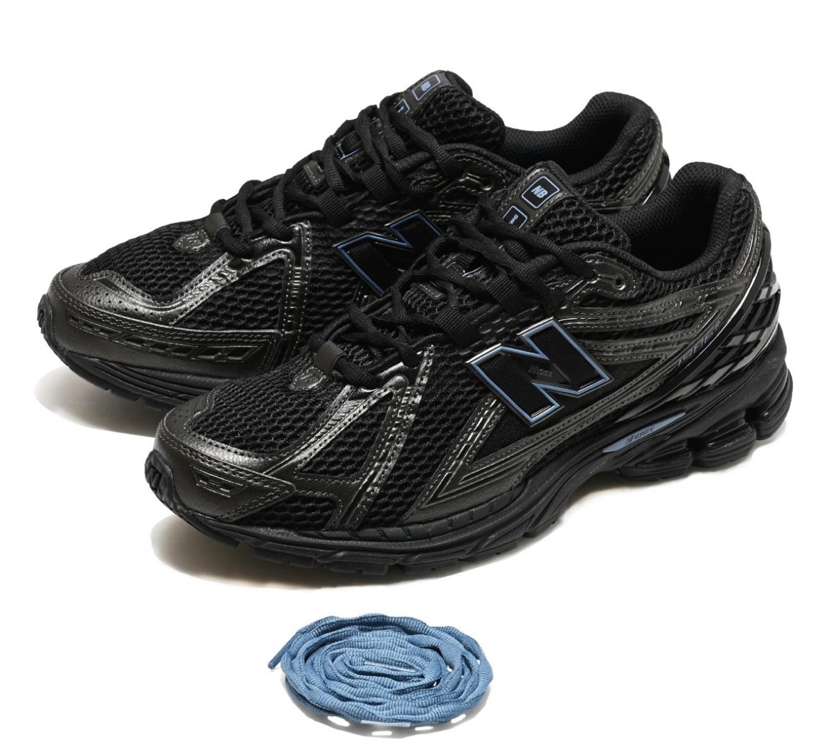 New Balance “Triple Black”に差し色を加えたアジア限定コレクションが