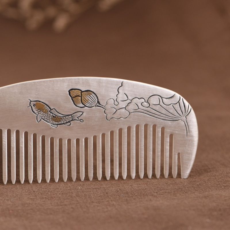 蓮と鯉の純銀櫛 – 日本の美意識と伝統を象徴した髪飾りK101