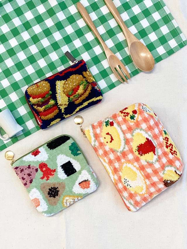 コフレドゥショコラ スクエアポーチ FDC-257060(ベージュ): FEILER