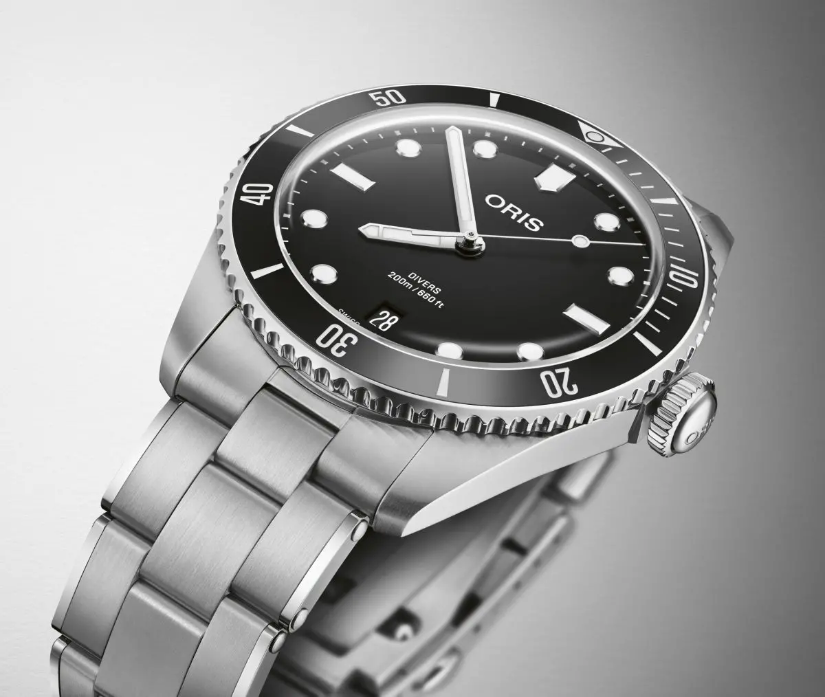 クラシックスタイルを堅持しながらモダンな機能を有するオリスの最新作