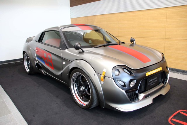 マニアックなラジコンカー「ミニッツ ネオクラシックレーサー」発売