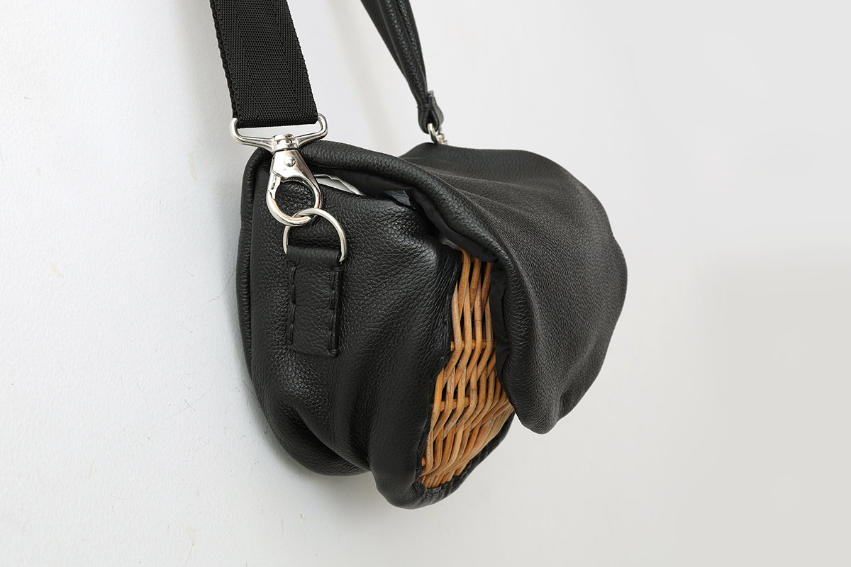 ebagos エバゴス フニュ・ボディバッグS