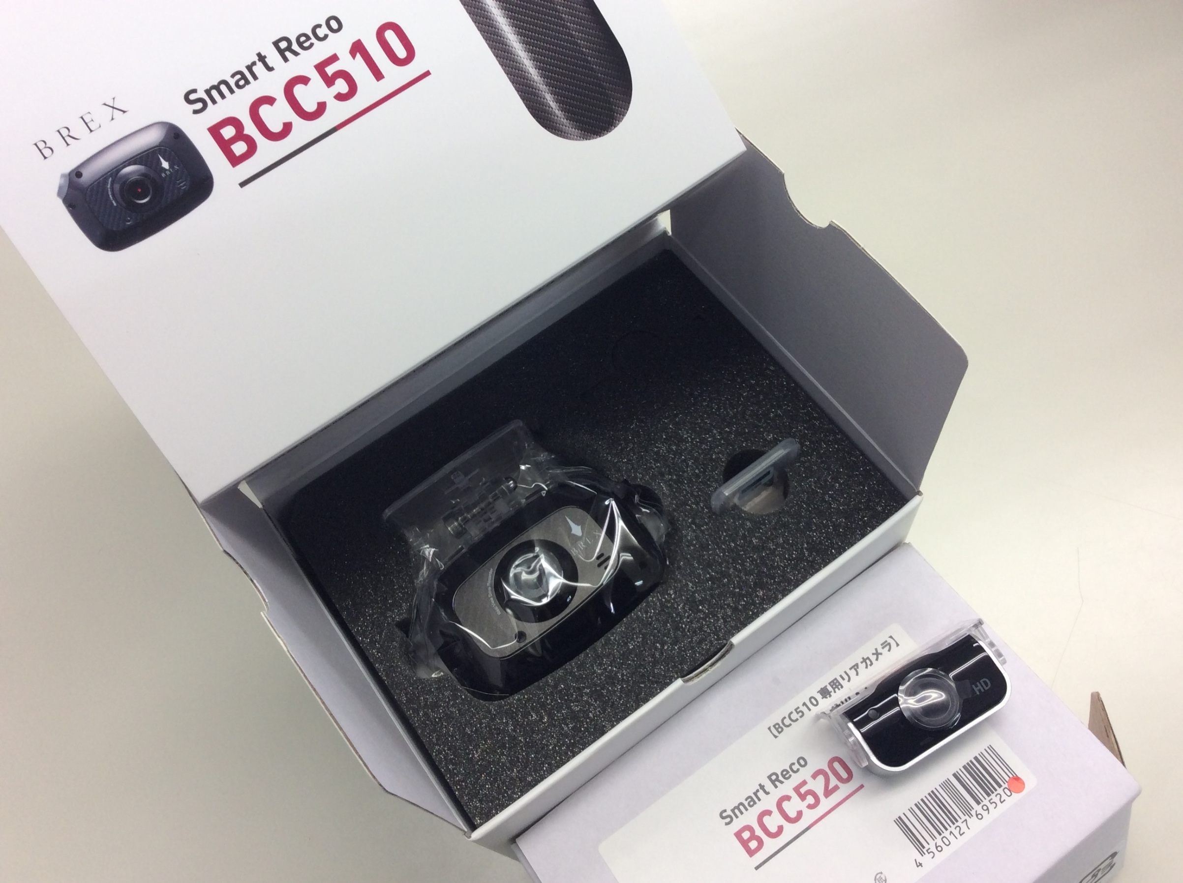 ボルボ XC60 に BREX ドライブレコーダー 《 BCC510 》とリアカメラ