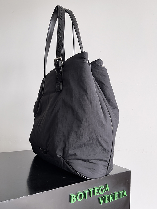 ボッテガヴェネタ メンズクロスロードバックルトートバッグ 55,800円