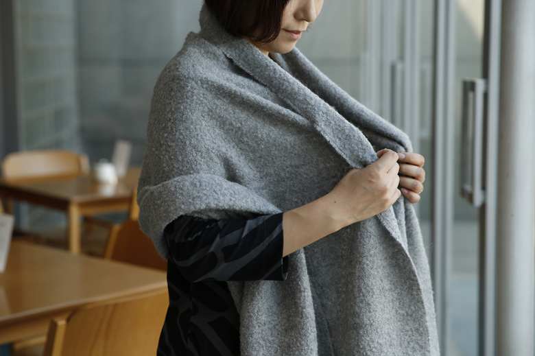 スタッフから根強い人気！秋から春まで使えるアルパカの極上ショール