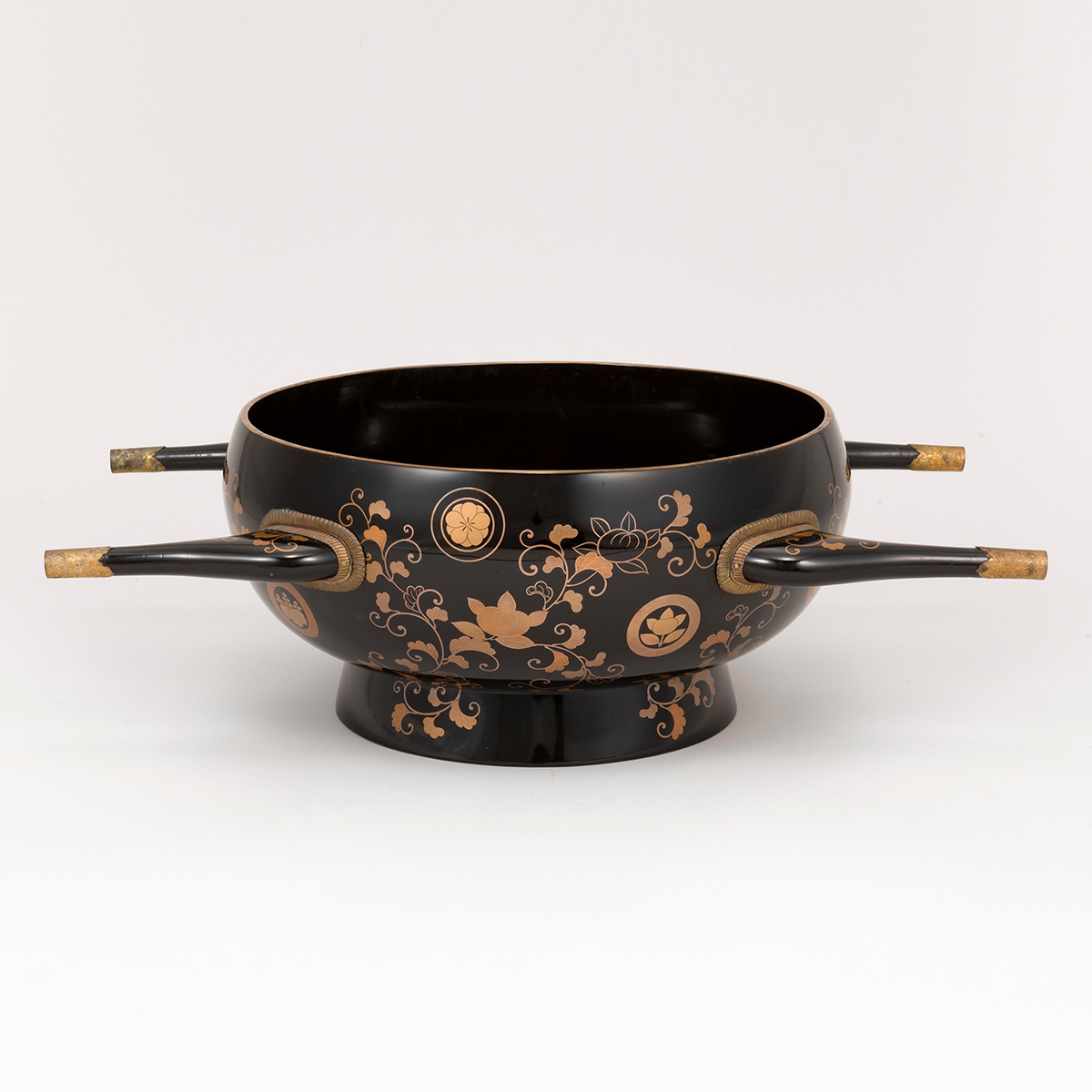 浮世絵にみる江戸美人のよそおい 第八章 婚礼化粧道具 | ポーラ文化研究所