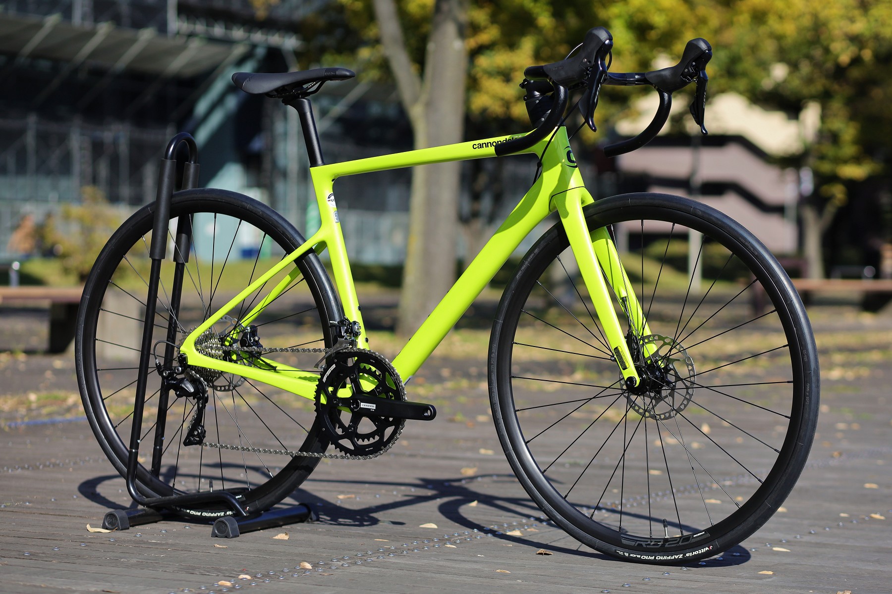 ロードバイク?cannondale(キャノンデール) SuperSix EVO Carbon Disc 105。