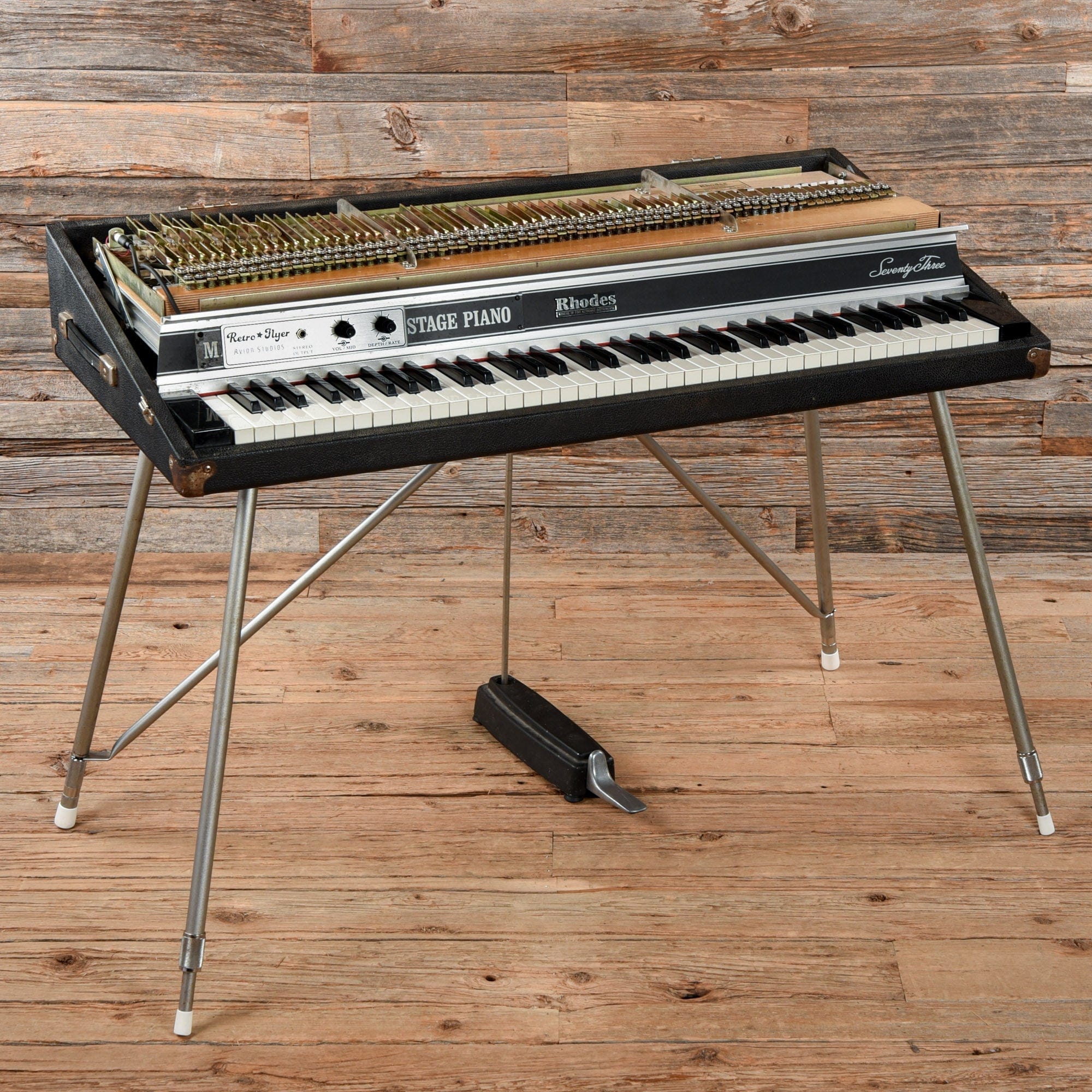 Rhodes Mark II Stage 73 Piano 1981 – Chicago Music Exchange