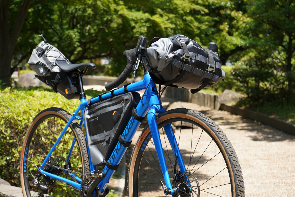 固定力、安定性、利便性をアップデートしたバイクパッキングギア