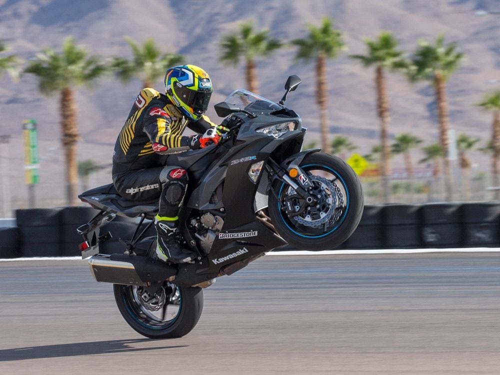 2019 Kawasaki Ninja ZX-6R First Ride | Cycle World