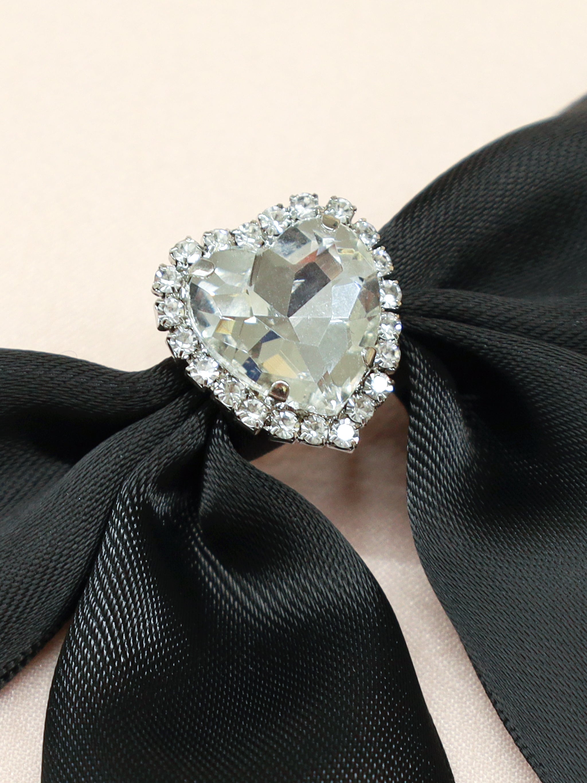 ハートビジュー付リボンブローチ – Amavel（アマベル）公式サイト