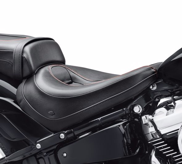 サンダウナーソロシート ブレイクアウト - Harley Davidson | アンバー