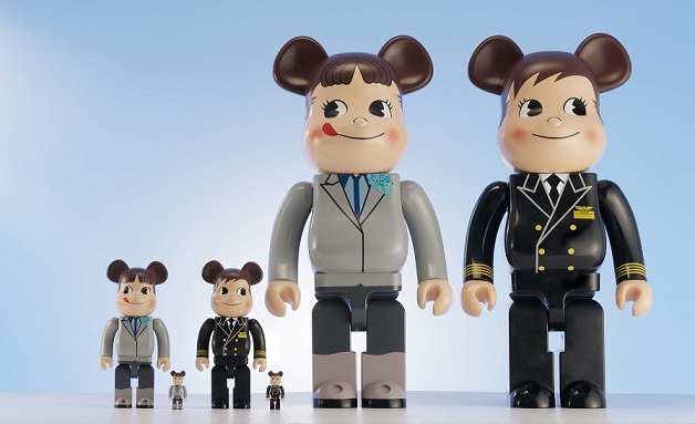 初コラボ！ANAのCA・パイロットになったペコちゃん・ポコちゃんのベア