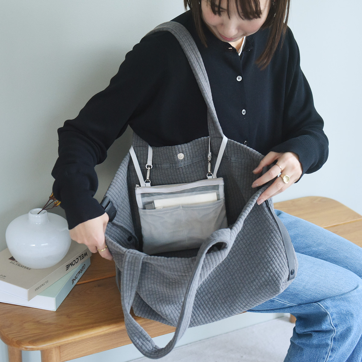 空中ブランコみたいに、ぶら～んと内ポケットを後付け！バッグにちょい