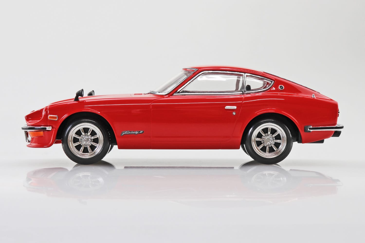 Nissan S30 Fairlady Z Custom(Red)｜AOSHIMA｜English