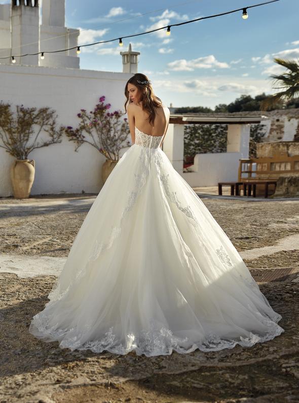 アクア・グラツィエがセレクトした、NICOLE MILANO・ウェディング