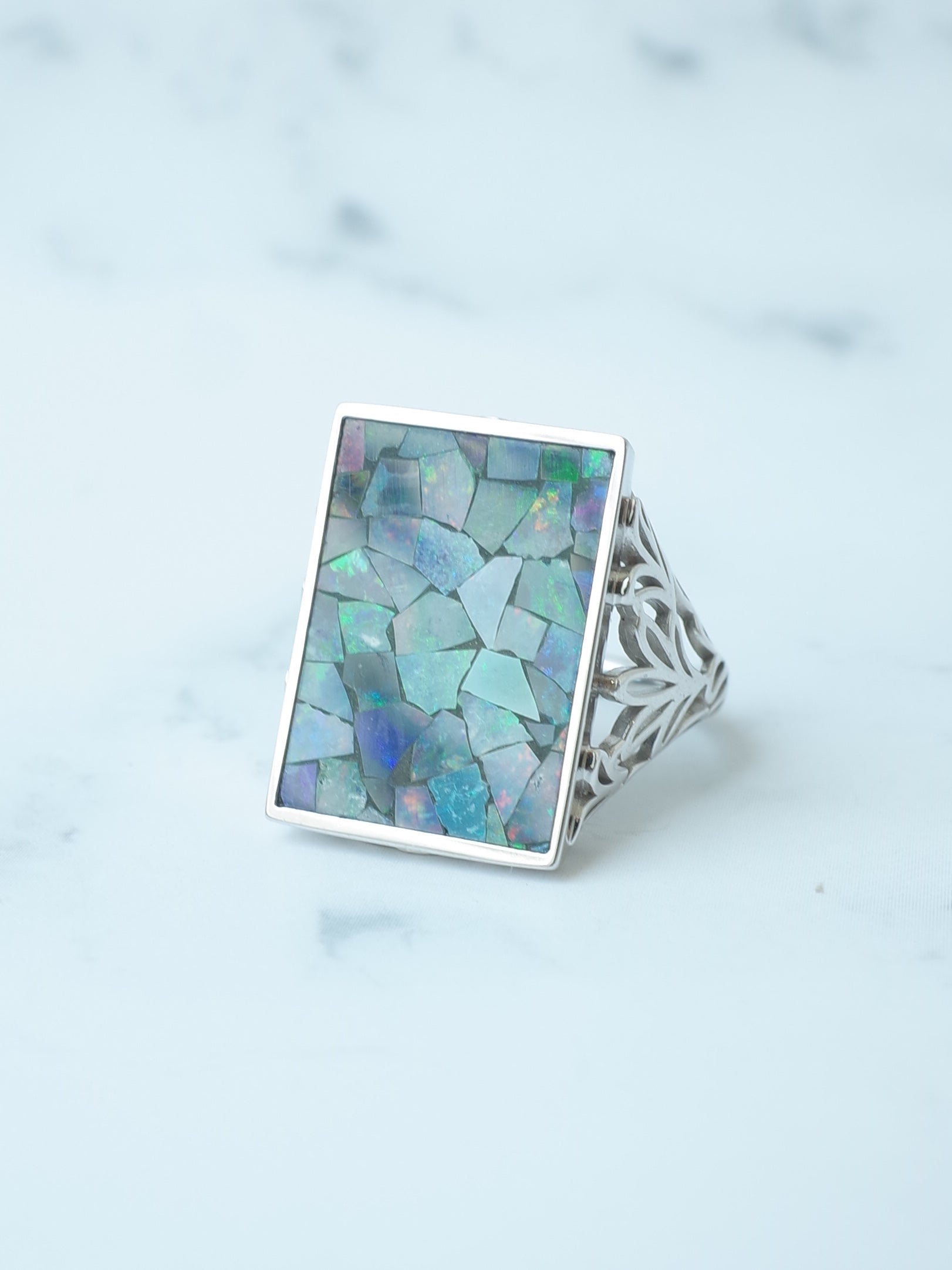 モザイクオパールのAGAPANTHUS リング – Chevalier