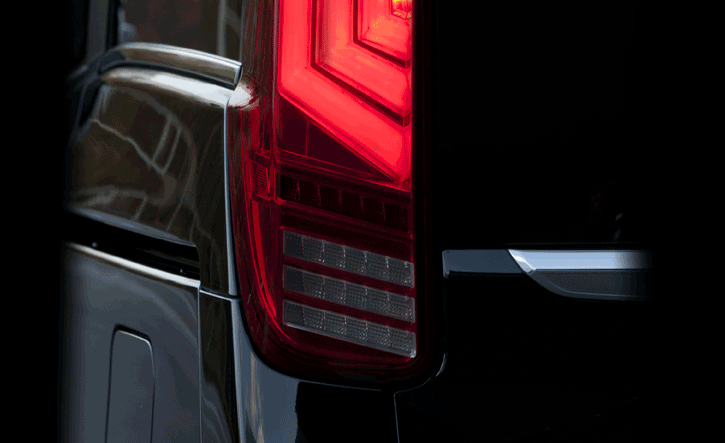 ノア・ヴォクシー80系用ジュエルLEDテールULTRA VALENTI(ヴァレンティ