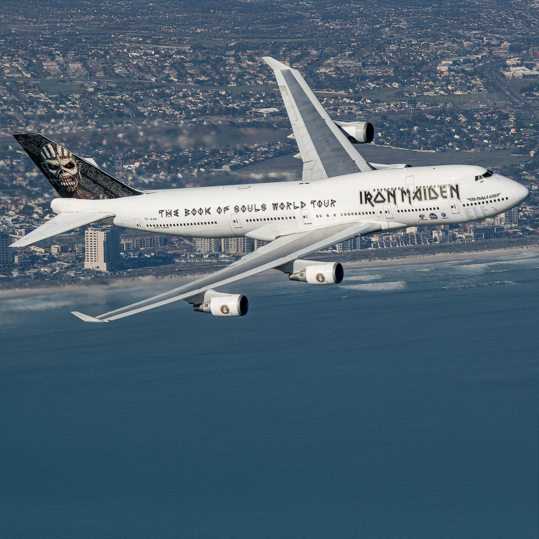 Two colors, one day: Aviationtag Ed Force One in gold and blue