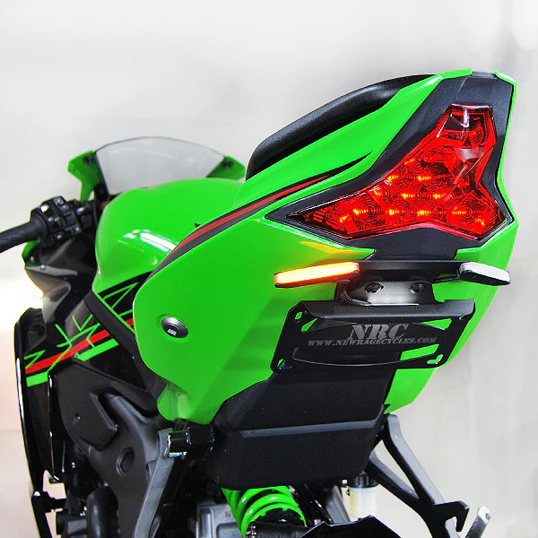 NRC製 ZX-4R 用ウインカー付属 ナンバーイン フェンダーレス｜AxxL