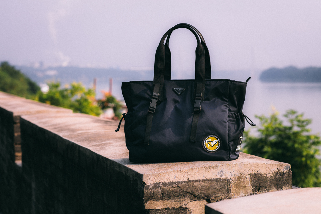 PRADA（プラダ）の定番ナイロンバッグ「ポコノ」の魅力 | abox