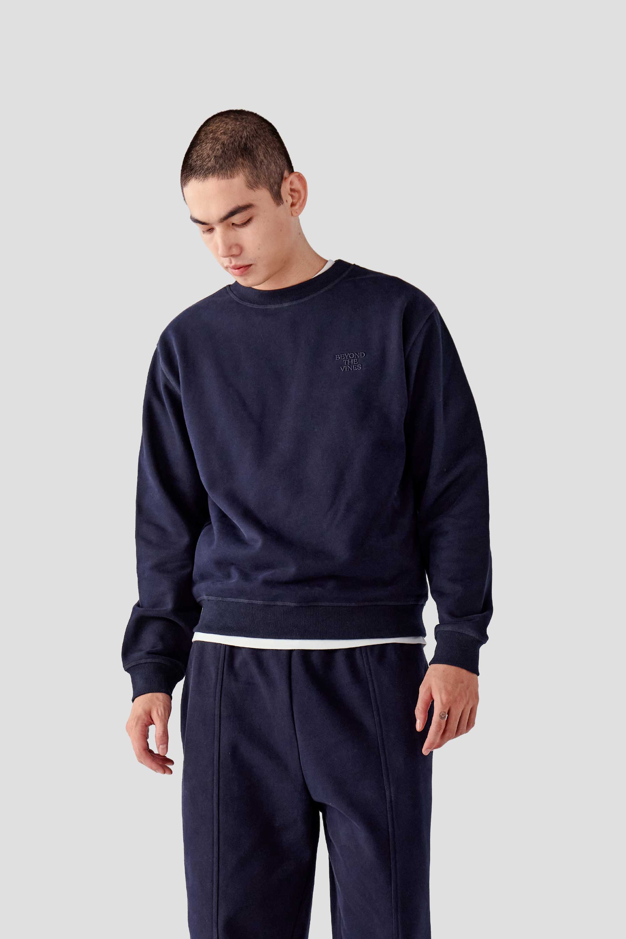 MNAVYSWEAT04.jpg?v=1762830105&