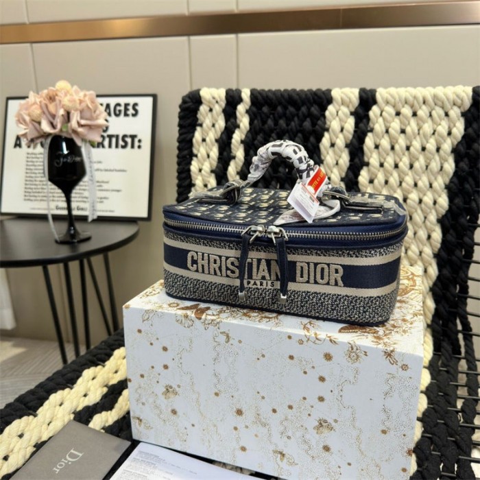 ディオール化粧ポーチ コスメポーチ Dior メイクボックス バニティ