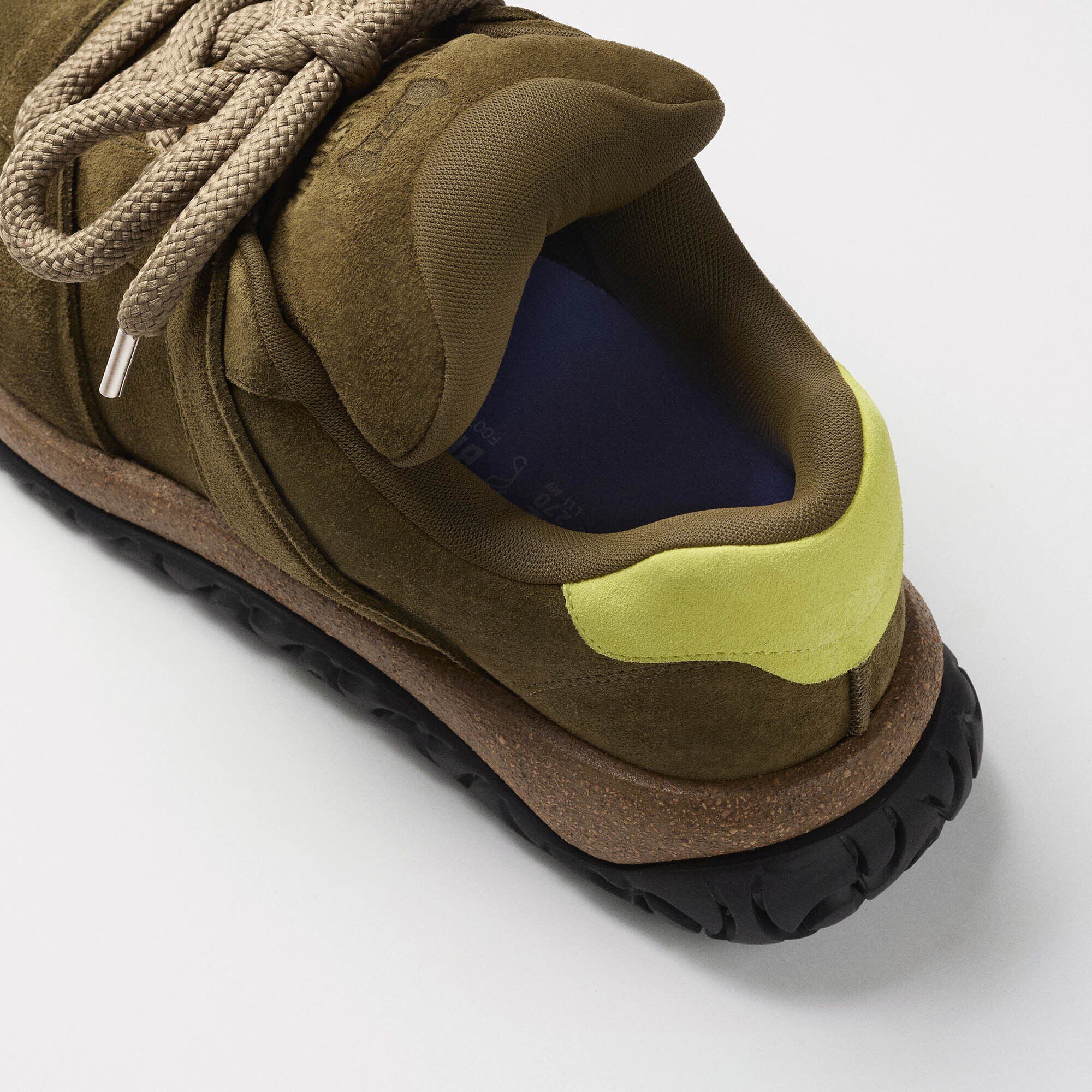 1774 Goerlitz Suede」（スエードレザー、タイム）| BIRKENSTOCK（日本）