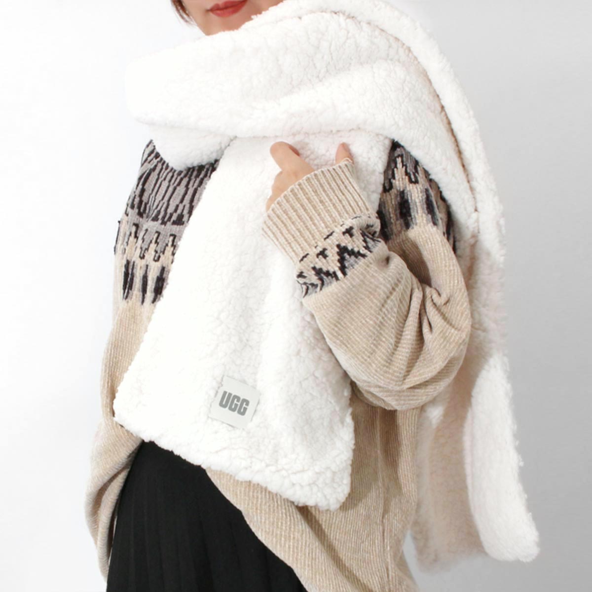 UGGリバーシブルムートンマフラー UGG ムートンマフラー
