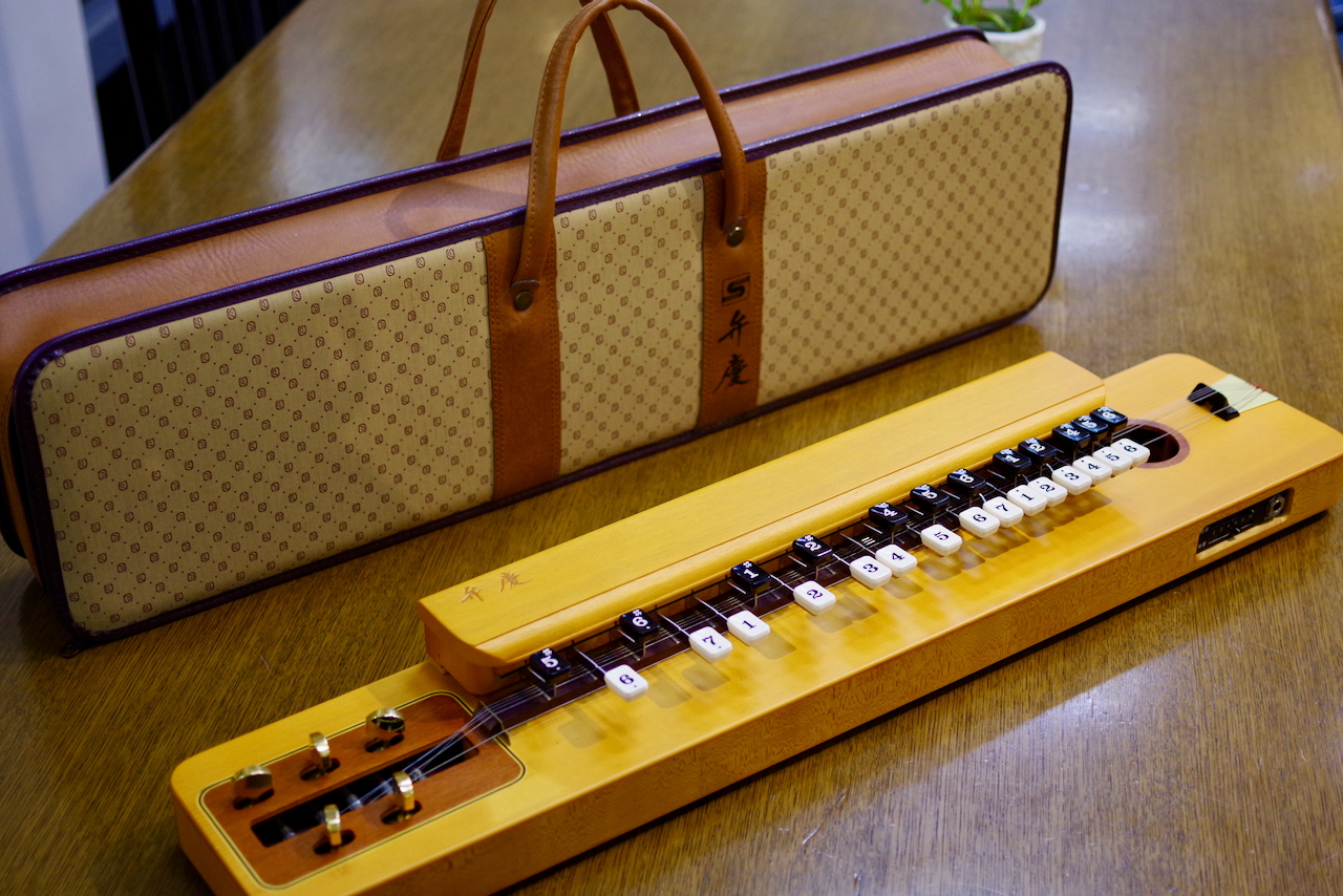 美品 SUZUKI スズキ 電気大正琴 弁慶 コムニクス アンプ 琴華 調律機