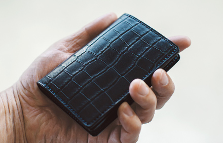 GANZOが完成させた理想のクロコ | 最高級のメンズ革製品・革財布 GANZO