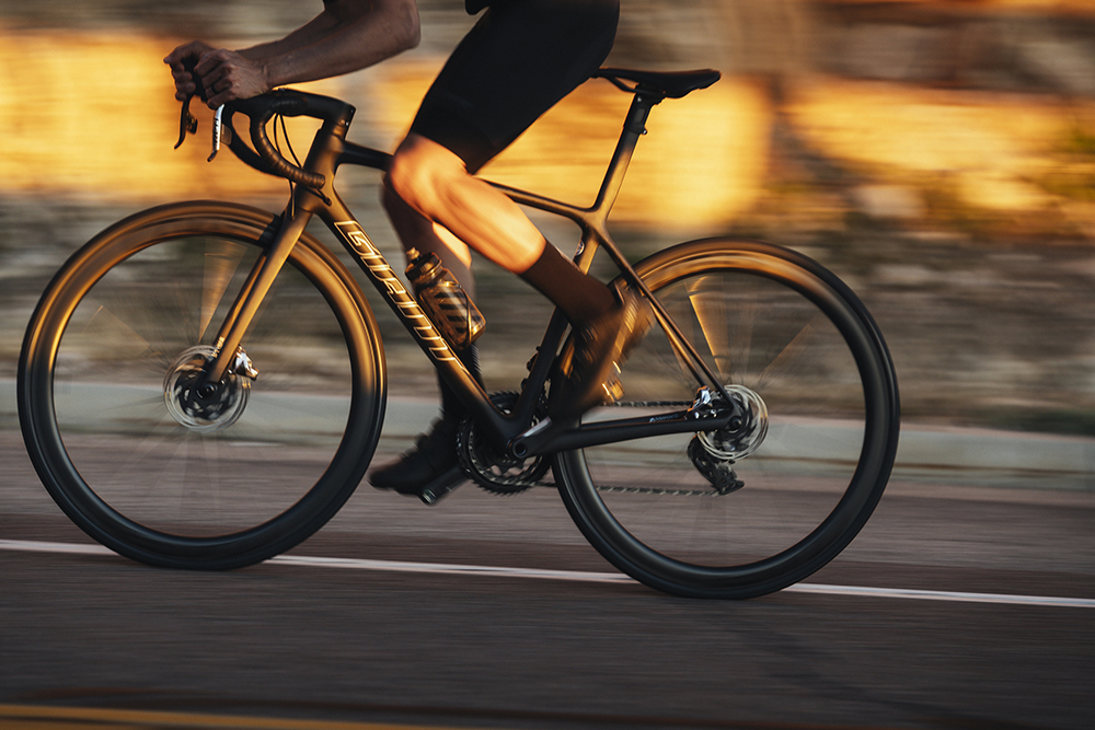 2020 GIANT Bicycles | TCR ADVANCED SL 0 DISC (New 2021)