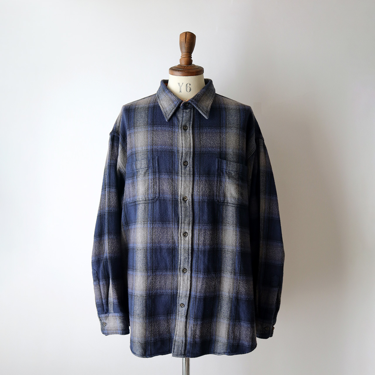 00's ST. JOHN'S BAY COTTON OMBRE CHECK HEAVY FLANNEL SHIRT,USED