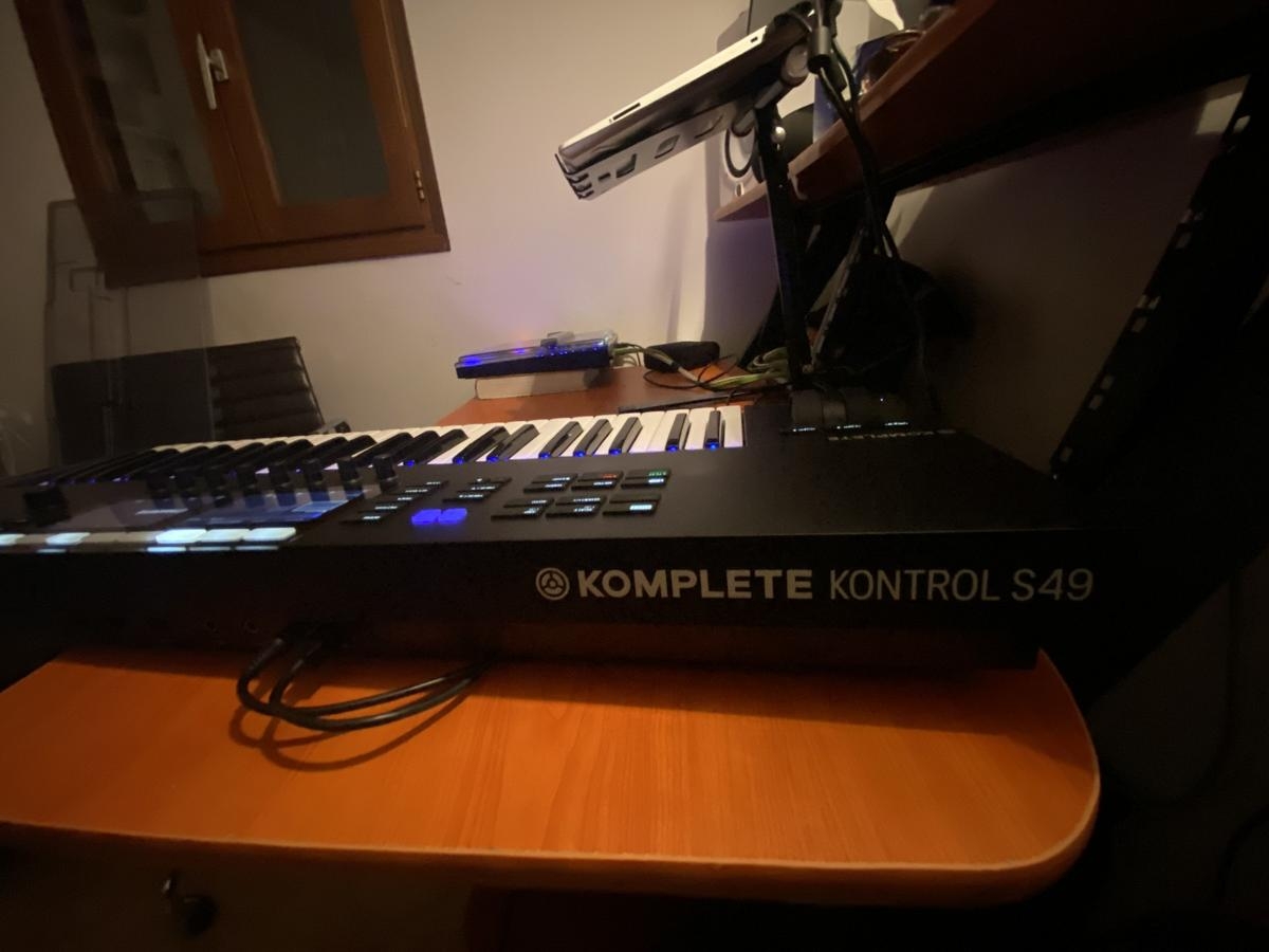 Komplete Kontrol S49 MK2