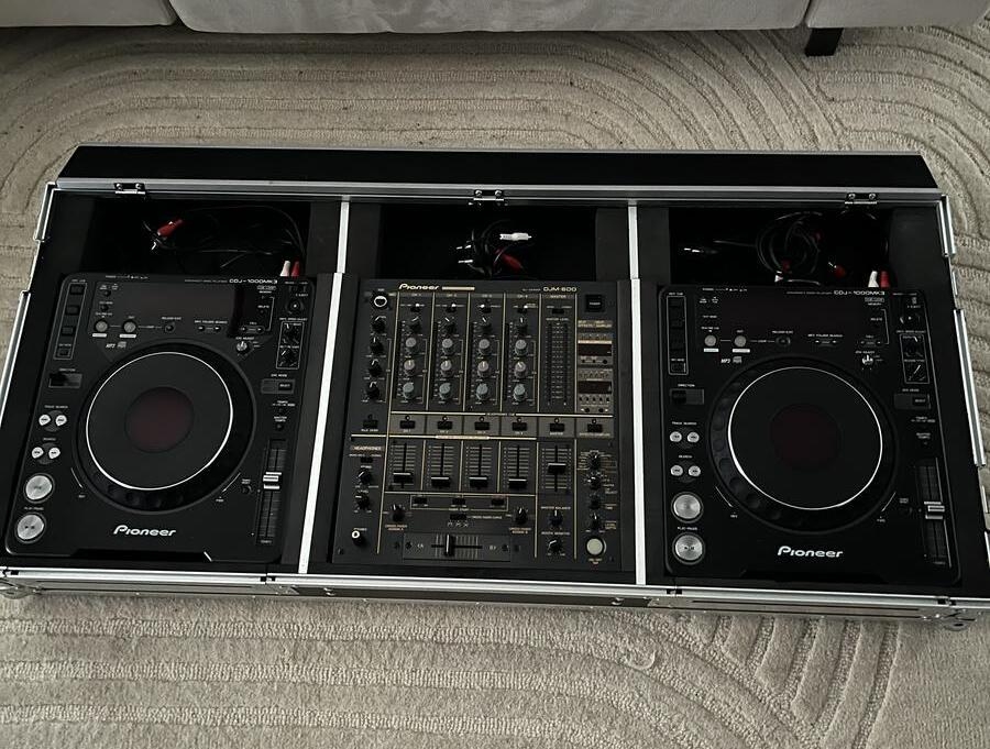 Pioneer CDJ-1000MK3 (X2) + DJM-600