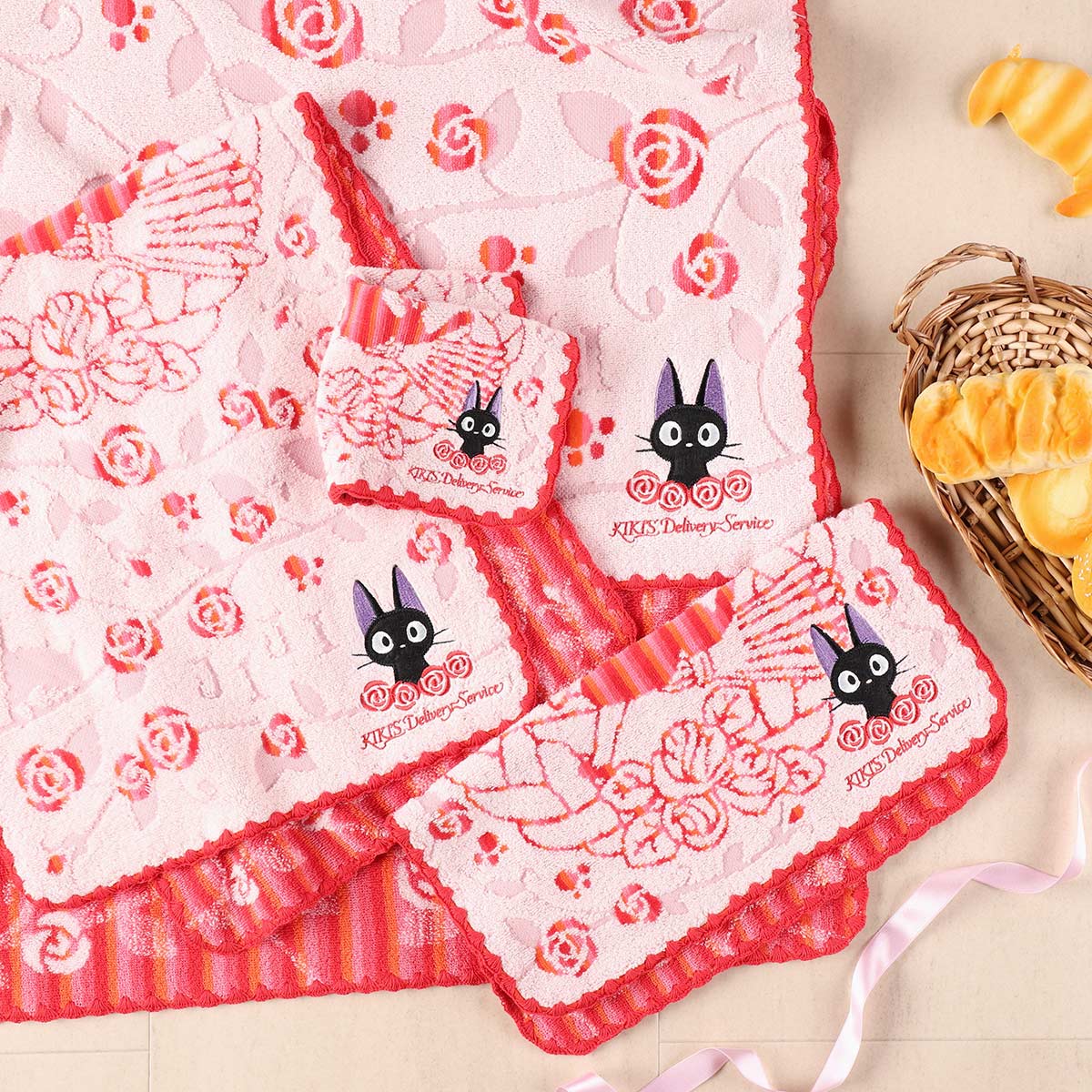 魔女の宅急便 パンリースとジジ バスタオル | どんぐり共和国そらのうえ店